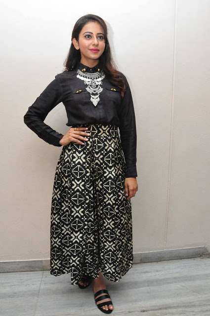 Beautiful Actress Rakul Preet Singh Long hair In Black Dress 8